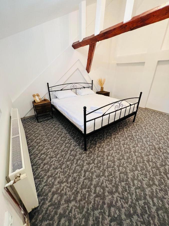Apartament in regim hotelier King Mediaş Buitenkant foto