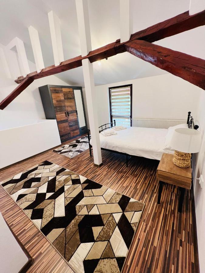 Apartament in regim hotelier King Mediaş Buitenkant foto